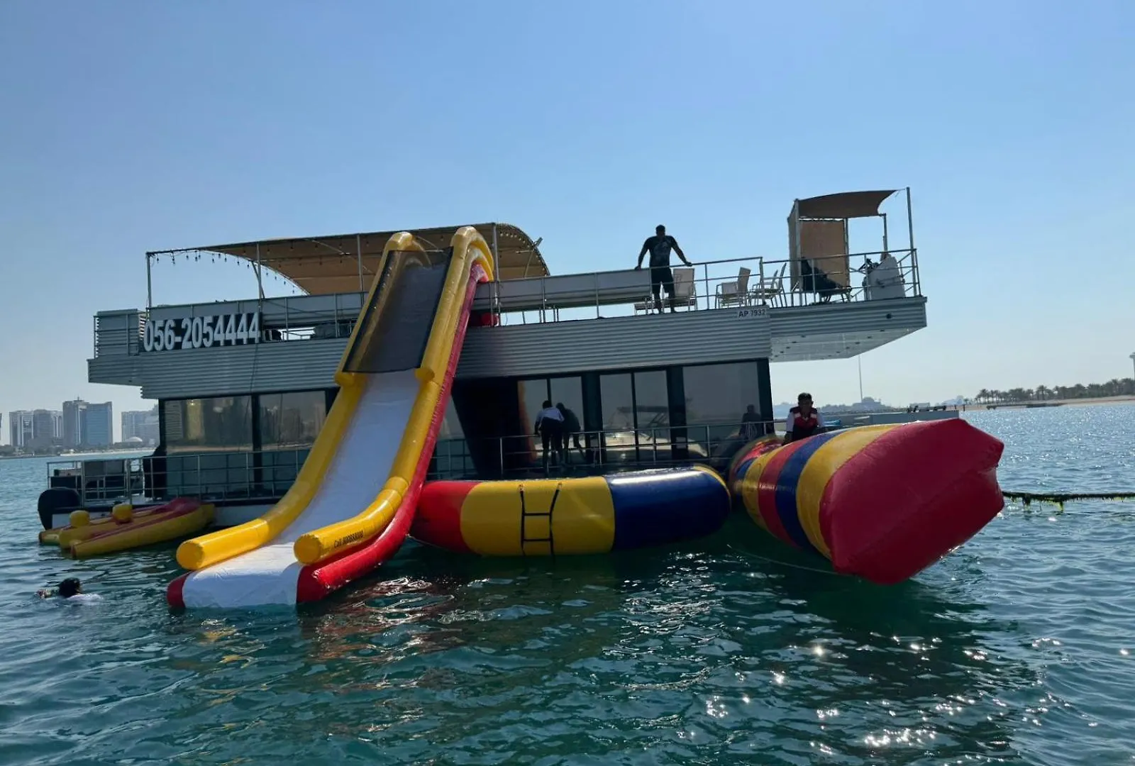 Royal Boat With Inflatable Toys Hotell Abu Dhabi